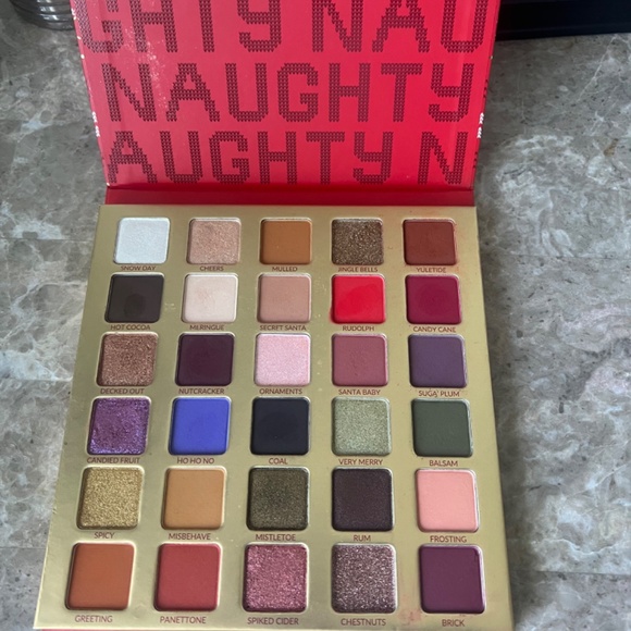 BH Cosmetics Naughty eyeshadow palette - Picture 3 of 3
